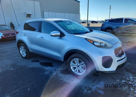 2017 Kia Sportage Lx z USA, uszkodzony, nr VIN KNDPM3AC6H7162425